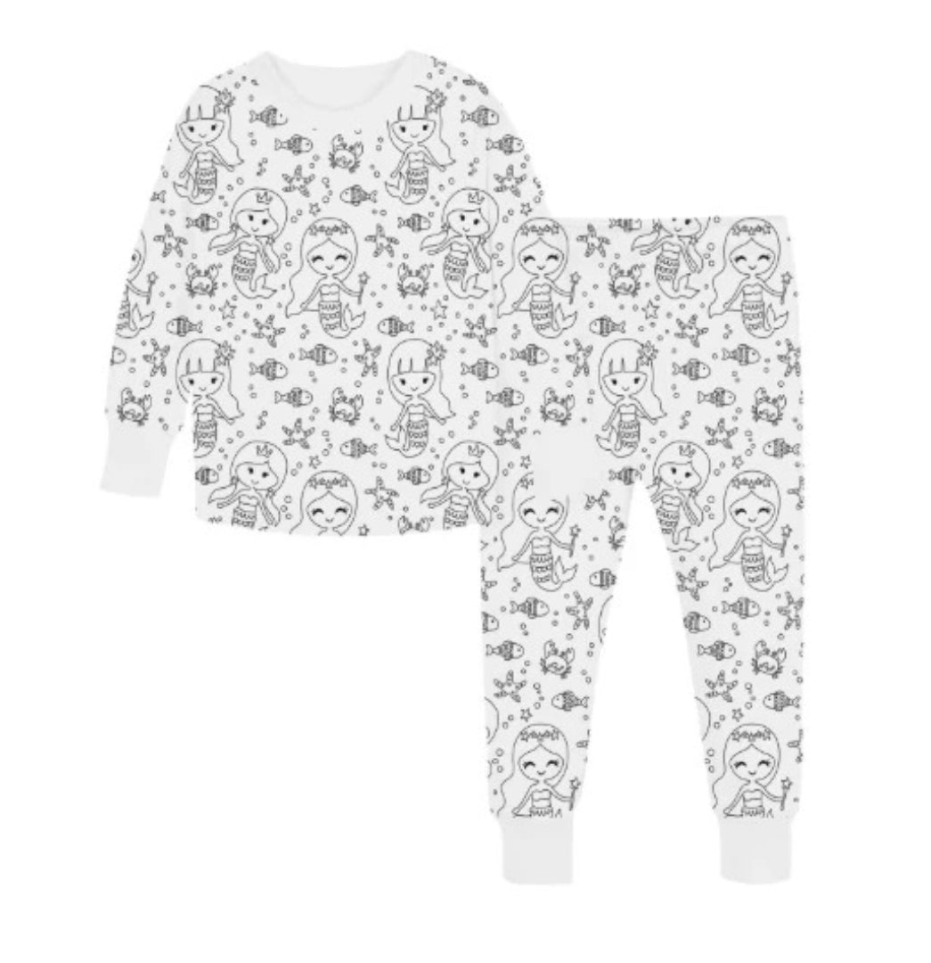 Kids' pajamas that can be drawn on and colored in